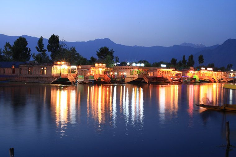 Srinagar Dal lake